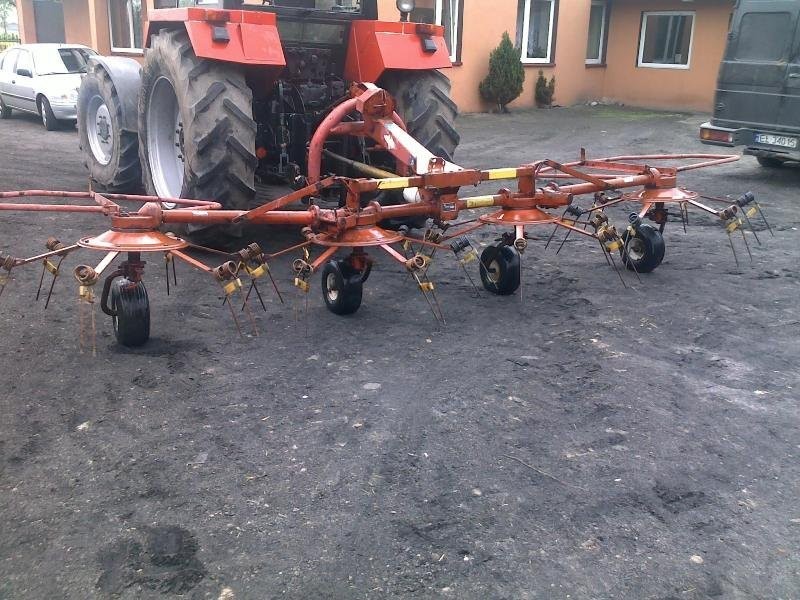 Przetrząsacze karuzelowe Kuhn — zdjęcie 2
