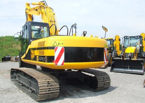 Koparka gąsienicowa JCB JS 220 LC z roku 2007 /22t