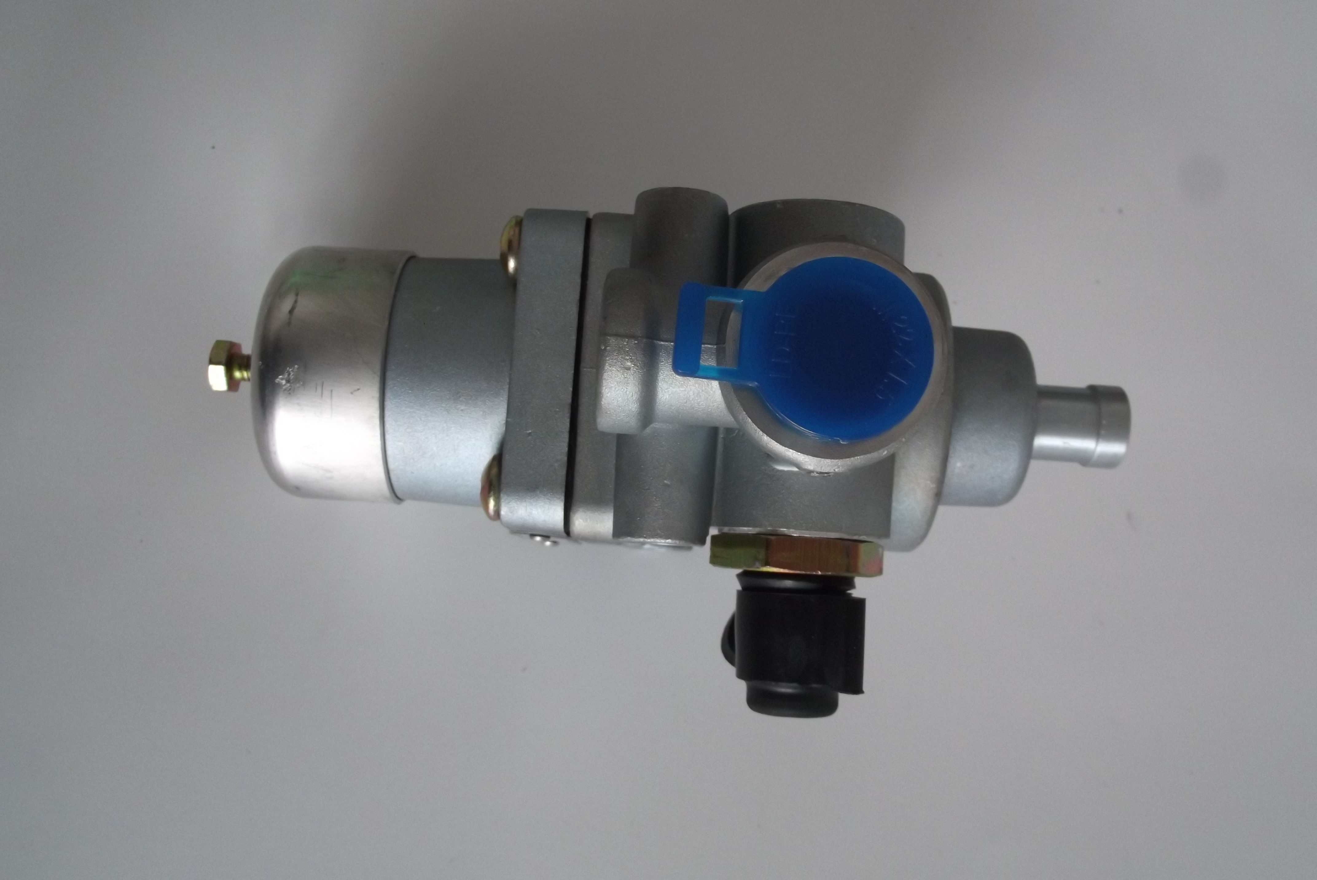 Regulator ciśnienia powietrza 6,9 bar URSUS C 385/ZETOR/AVIA    — zdjęcie 2