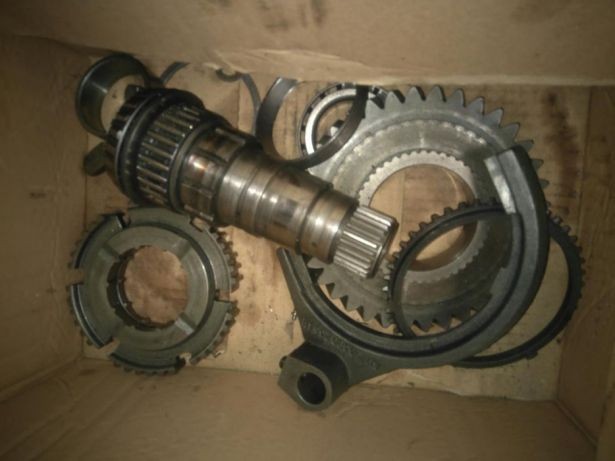 Czesci Massey 3630,3640,3650,3660,3670,3690 — zdjęcie 1