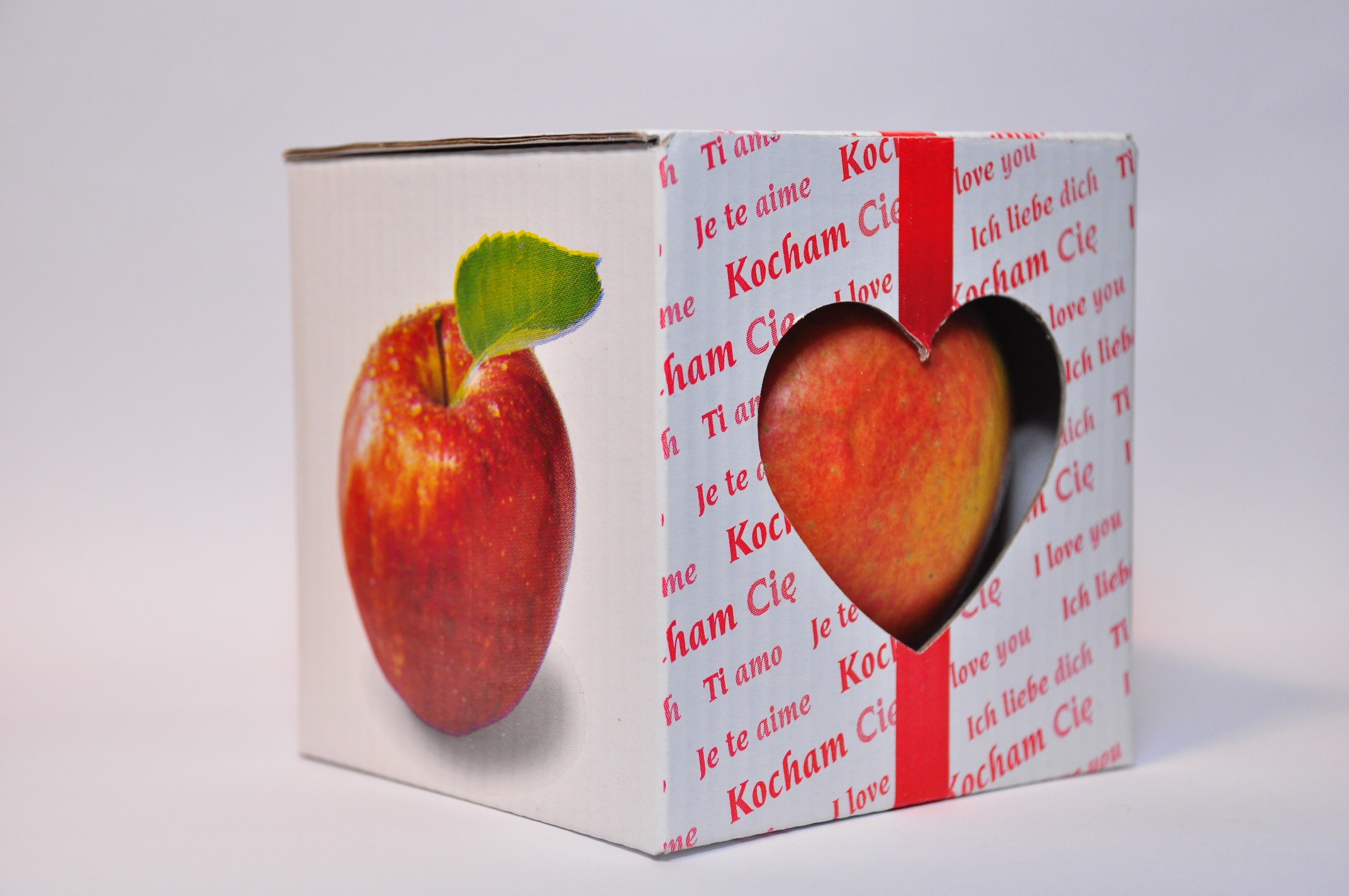 Sprzedam jabłka z napisami i love you — zdjęcie 3