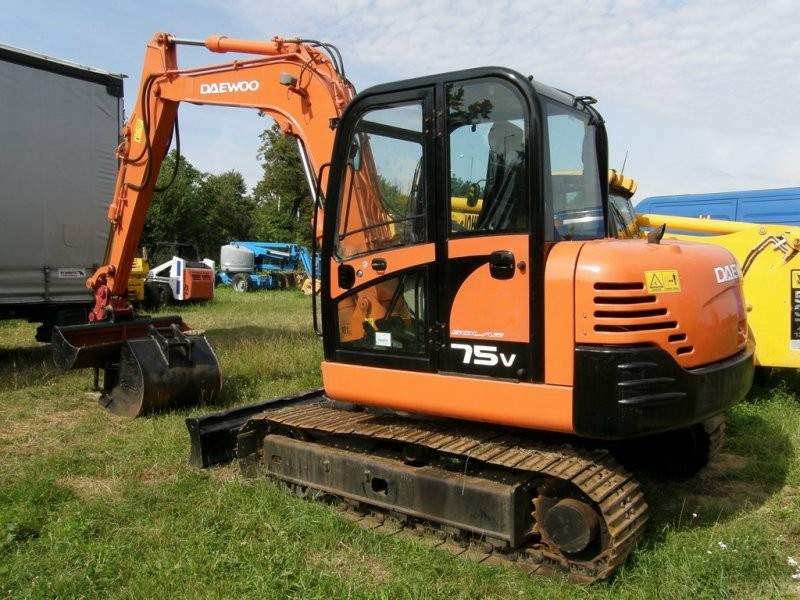 Koparka gąsienicowa DAEWOO DOOSAN - SOLAR 75 V — zdjęcie 2