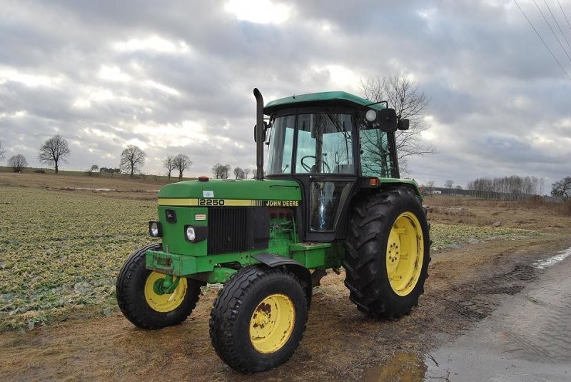john deere 2250 1640 rok 1991 stan bardzo dobry — zdjęcie 1
