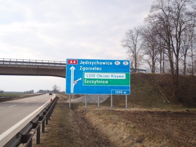 Teren pod terminal przeładunkowy przy autostradzie — zdjęcie 1