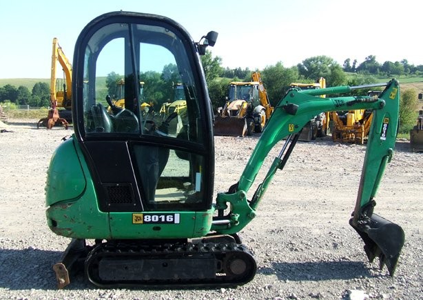 Minikoparka JCB 8016 z roku 2007... — zdjęcie 5