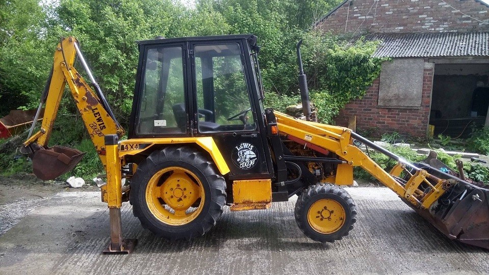Prawie nowy - Lewis Badger JCB - W pełni funkcjonalny — zdjęcie 2
