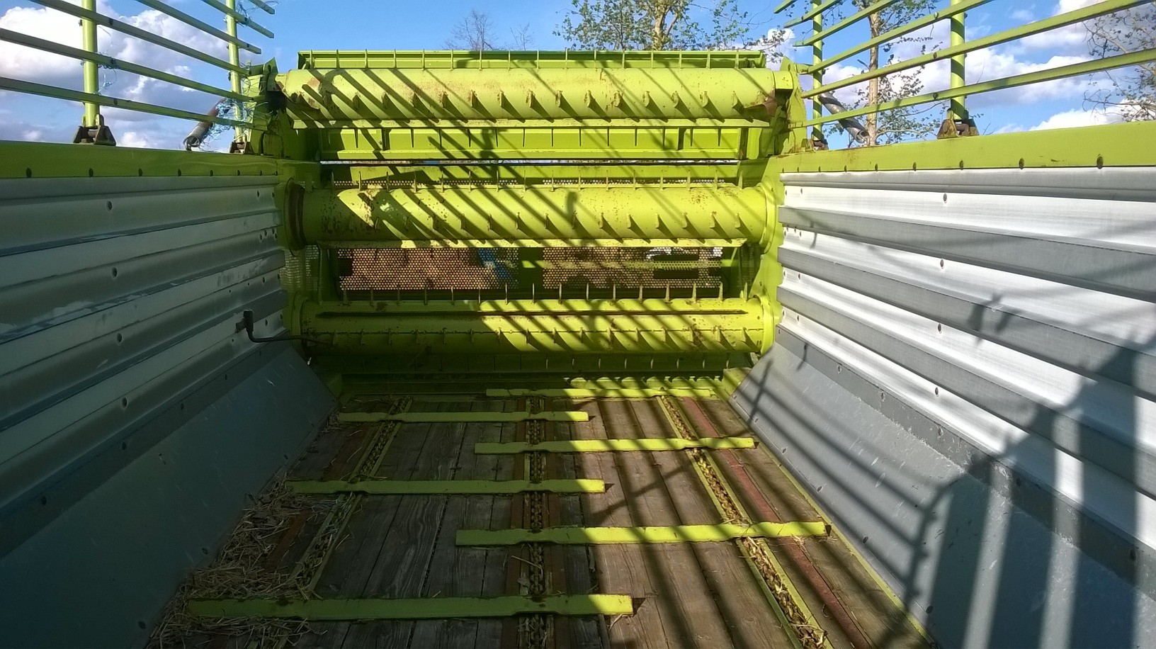 Przyczepa samozbierająca Claas Sprint 330 U — zdjęcie 8