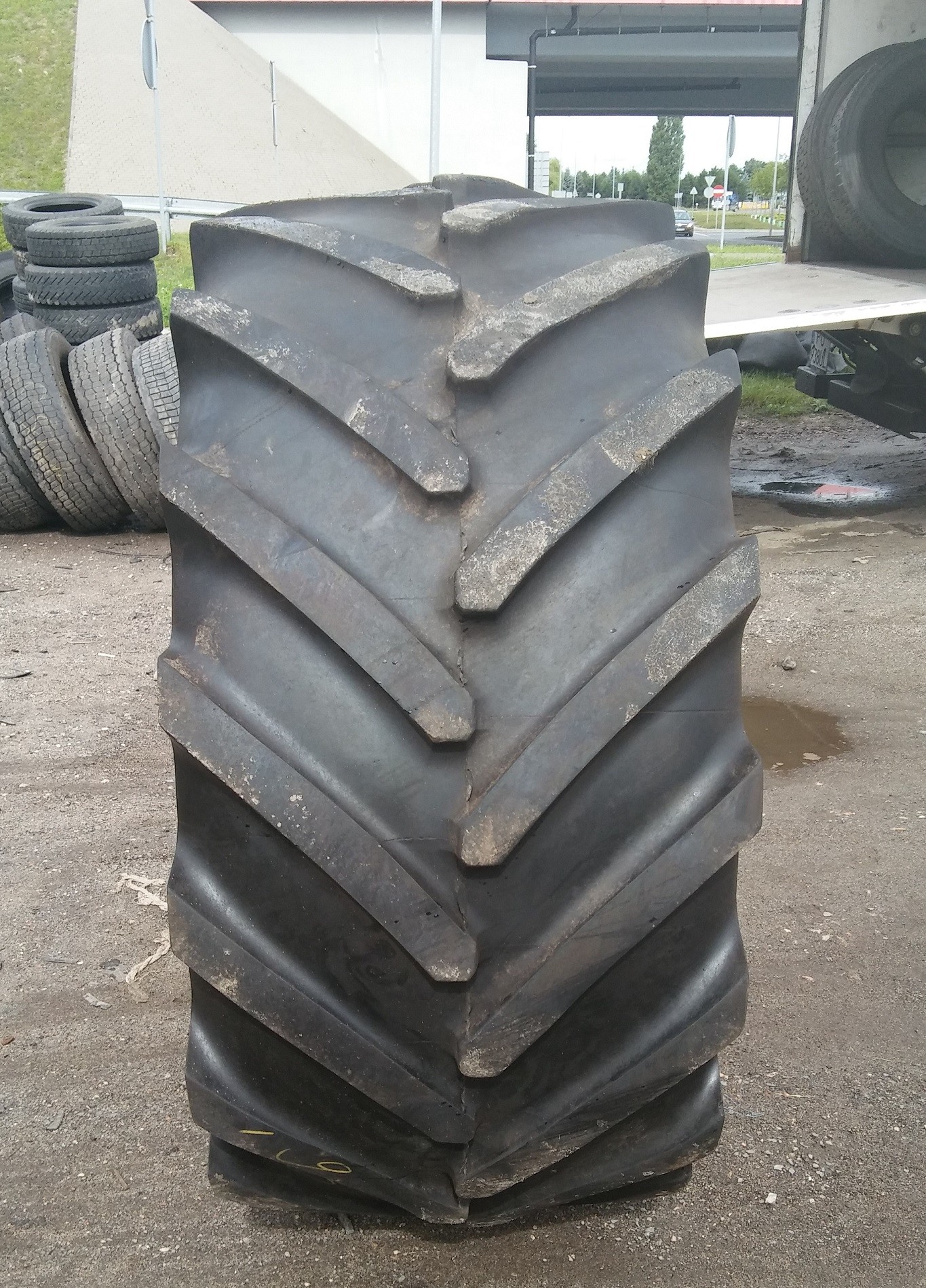 (G1165) Opona 600/65 R28 Michelin Mach XBIB