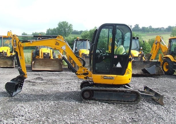 .Mini koparka JCB 8025 ZTS z roku 2008. — zdjęcie 1