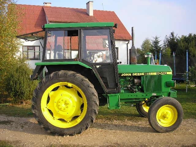 JOHN DEERE 2040 — zdjęcie 4