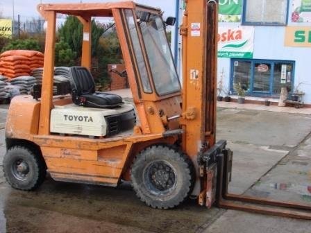 Wózek widłowy TOYOTA Diesel udźwig 2500kg — zdjęcie 2