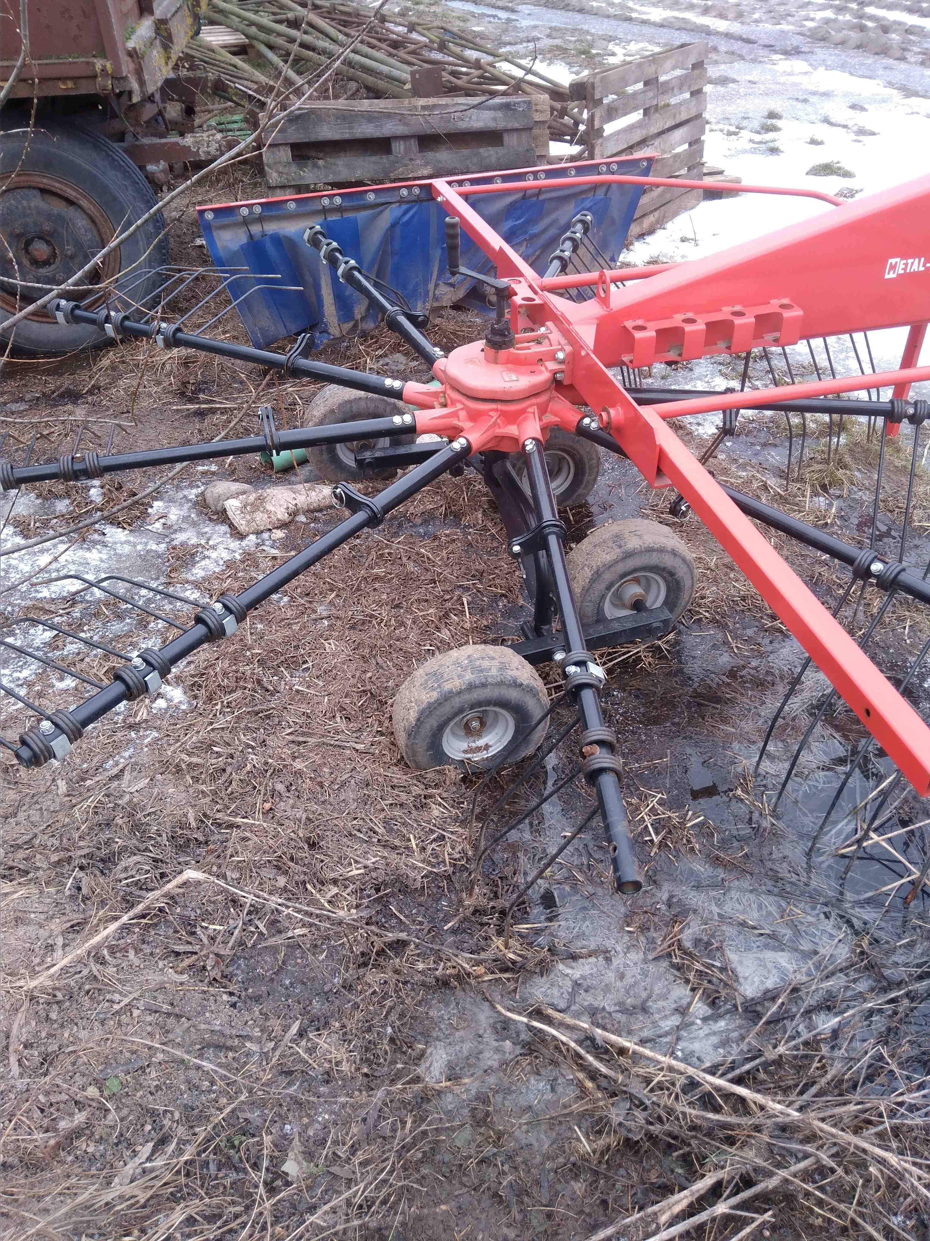 ZGRABIARKA KARUZELOWA Metal-Technik 3.5 m tandem — zdjęcie 3