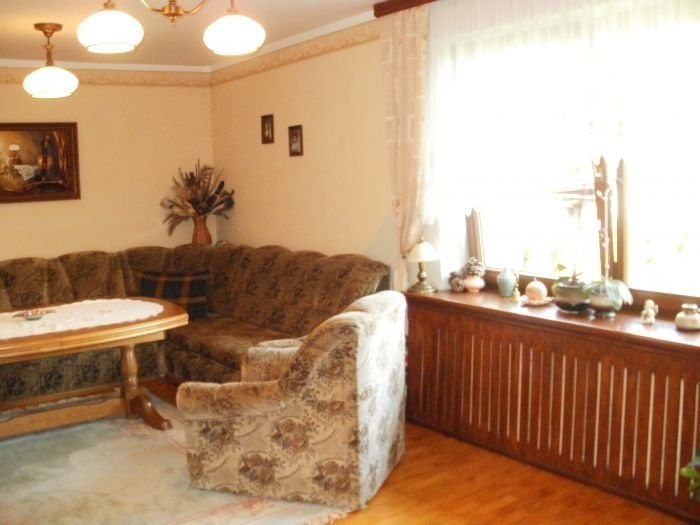 Piękny dom z dużą działką — zdjęcie 4