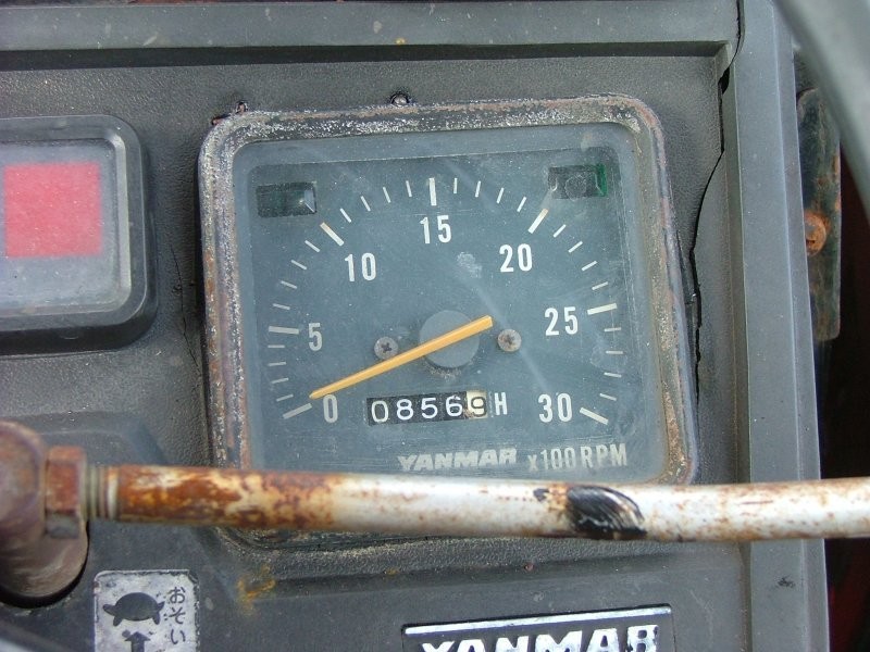 Mini traktorek Yanmar F16D z kabiną, 16KM, 4x4 — zdjęcie 5