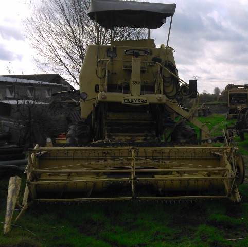 Kombajn zbożowy New Holland Clayson M 135 — zdjęcie 2