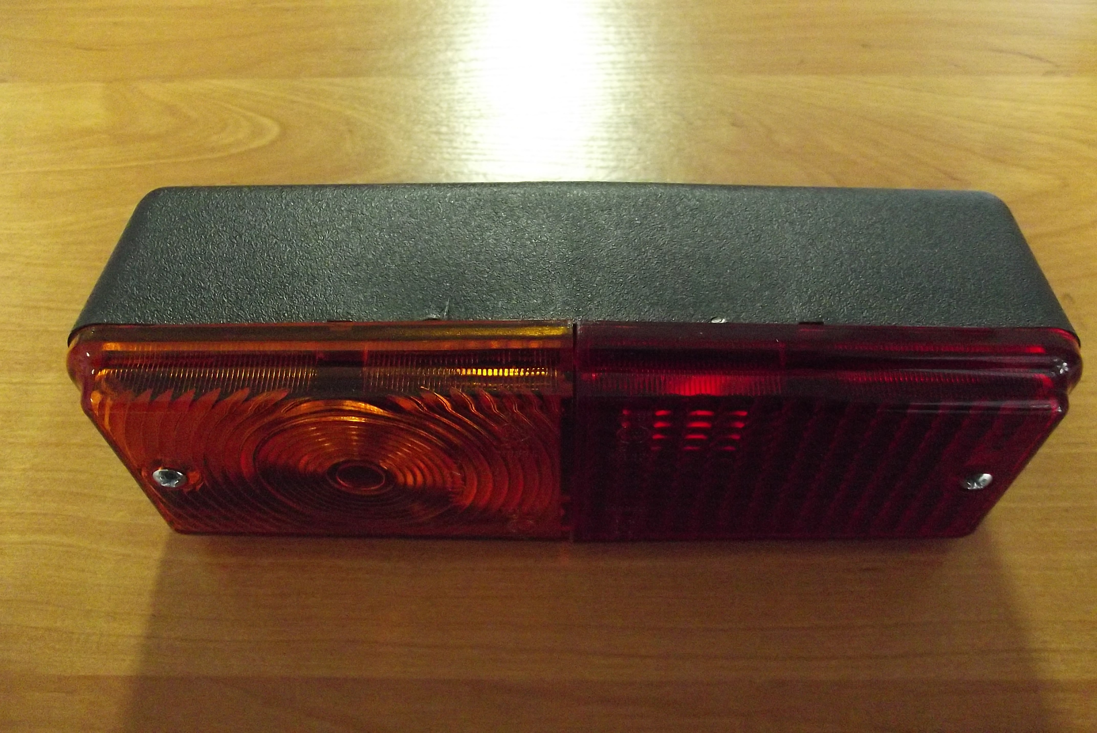 Lampa tylna lewa/prawa do MF — zdjęcie 2