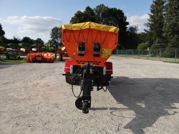Posypywarka PRONAR T 132 — zdjęcie 1