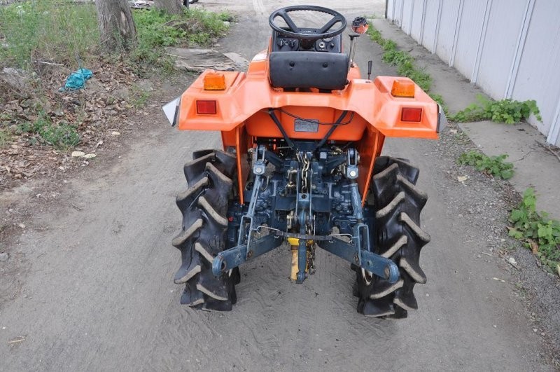 Traktorek Kubota XB1 4x4 12KM — zdjęcie 3
