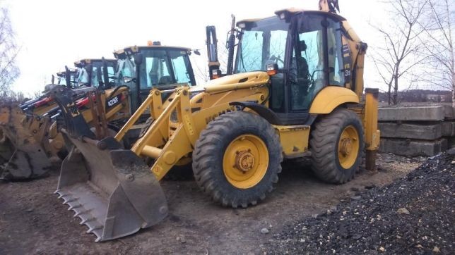 Koparko -ładowarka Komatsu WB93 R CAT 428  — zdjęcie 2