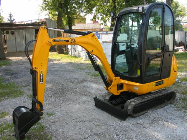 Sprzedam minikoparkę JCB 8016 - 2008 rok — zdjęcie 3