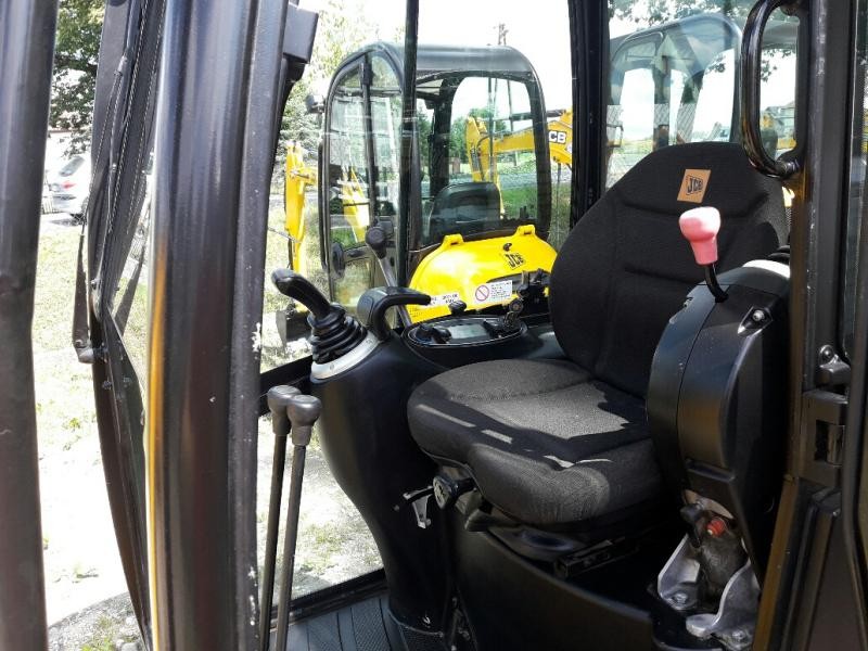 Sprzedam minikoparkę JCB 8018 2010 — zdjęcie 6
