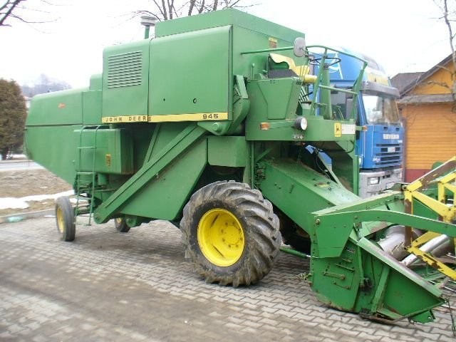 Kombajn zbożowy John Deere 945 z turbem,3m — zdjęcie 2