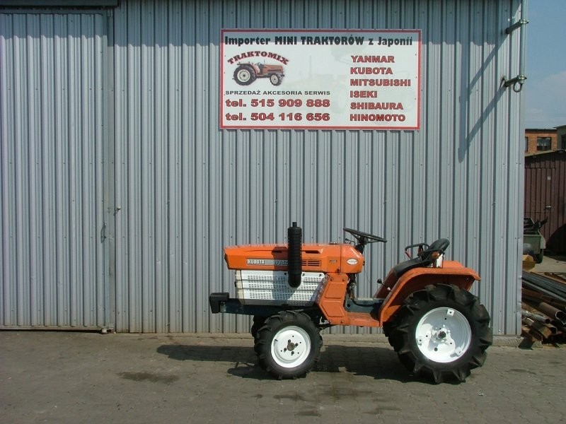 Mini traktorek Kubota B1400, 4x4, 14KM — zdjęcie 1