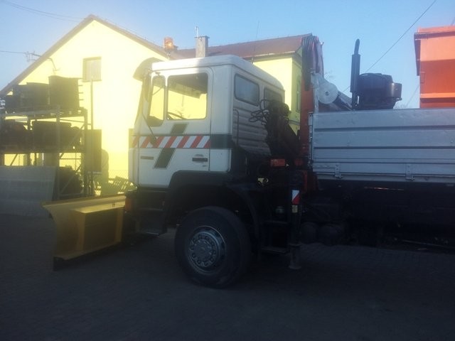 Pługi śnieżne do ciężarówki i ciągnika- producent — zdjęcie 3