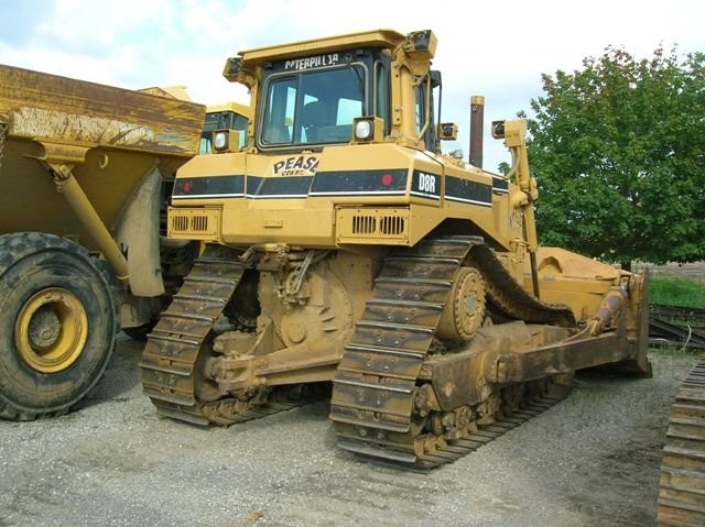 2000 CAT D8R II — zdjęcie 1