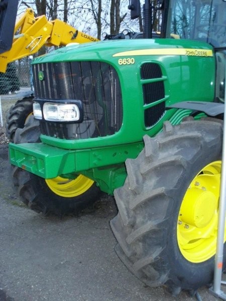 Sprzedam ciagnik rolniczy JOHN DEERE 6630 COMFORT — zdjęcie 3
