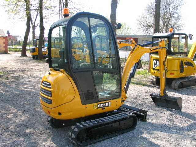 JCB 8018 - 2011 rok — zdjęcie 4