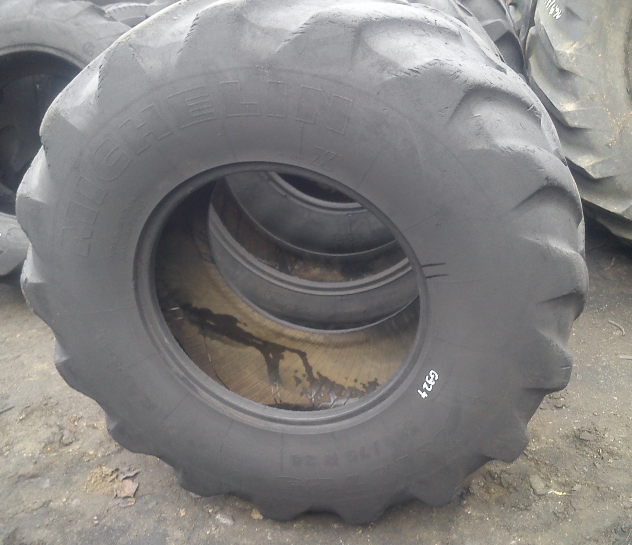 (G924) Opony 500/75 R24 Michelin XM725 — zdjęcie 2