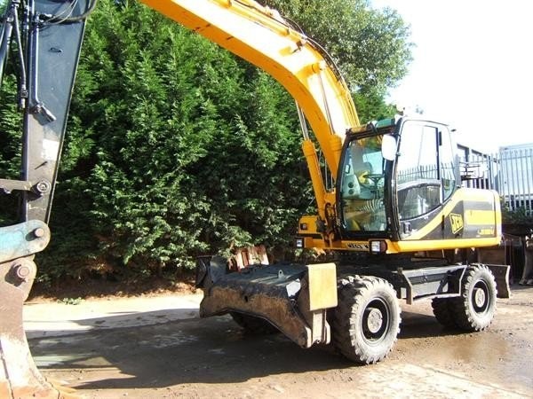 OKAZJA. KOPARKA KOŁOWA JCB JS 160. NOWE OPONY — zdjęcie 2