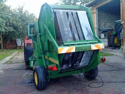 Prasa zwijajaca John Deere 410 — zdjęcie 1