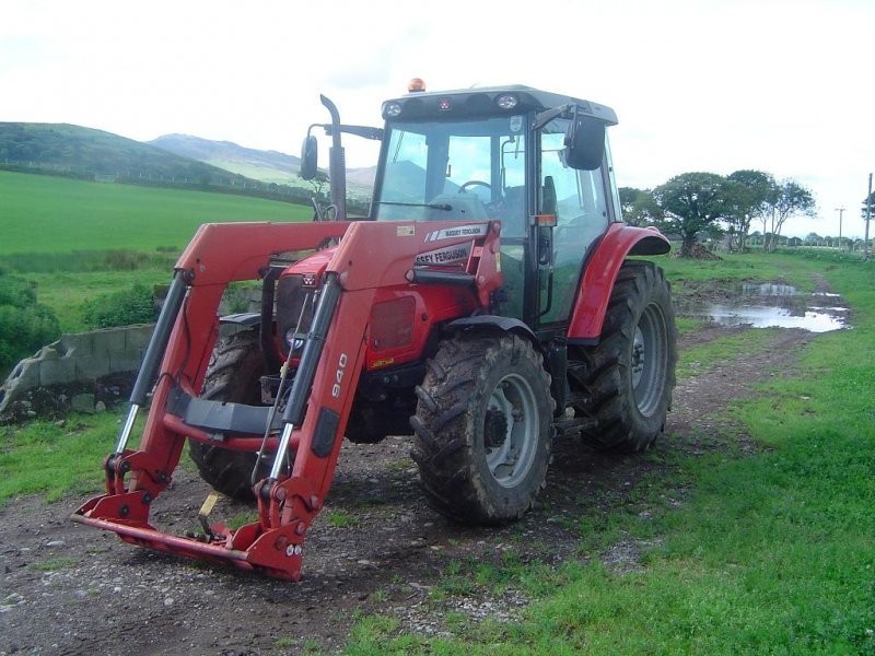 2006 Massey Ferguson 5445 + MF 940 Loader