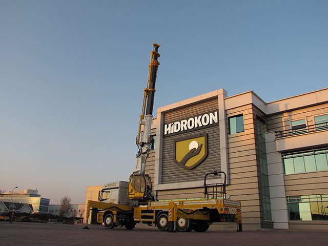 Dźwig mobilny HIDROKON HK 90 L6 — zdjęcie 1