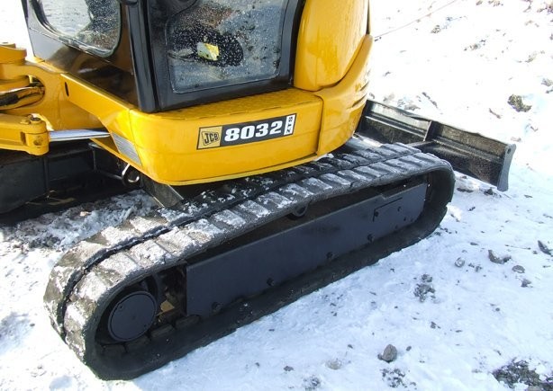 JCB 8032 ZTS - 2006 r. — zdjęcie 3