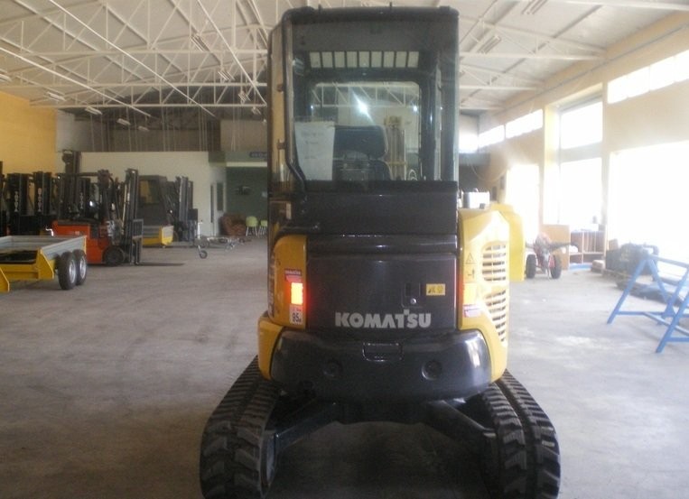 Komatsu PC35MR-2 Mini koparka — zdjęcie 2