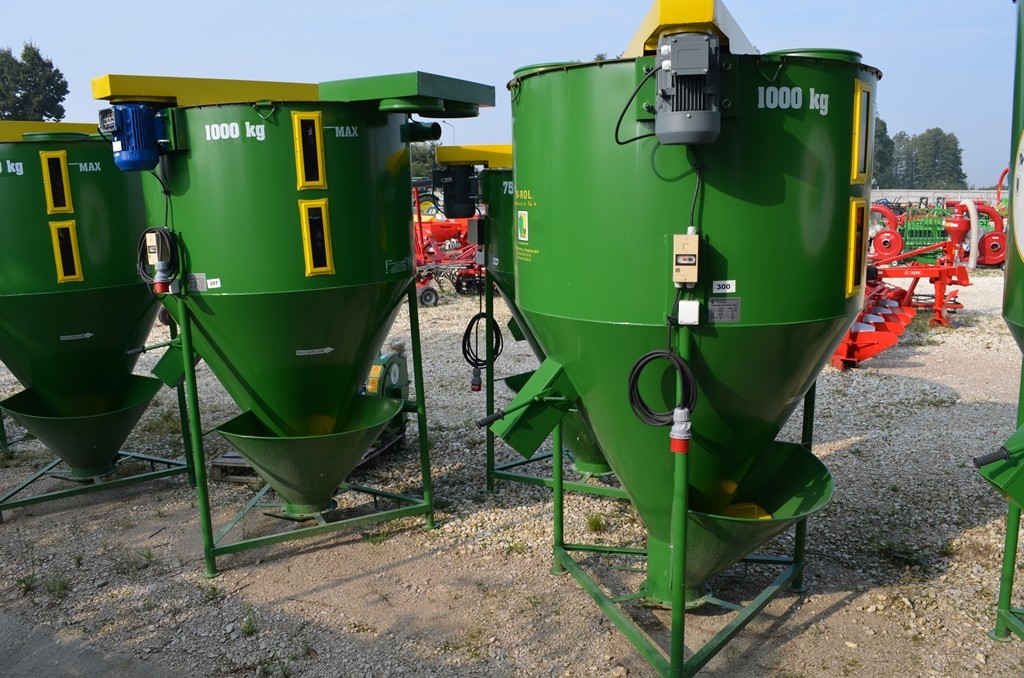 Mieszalnik pasz M-ROL 1000kg PROMOCJA! DO WYCZEPRANIA ZAPASÓW! — zdjęcie 1