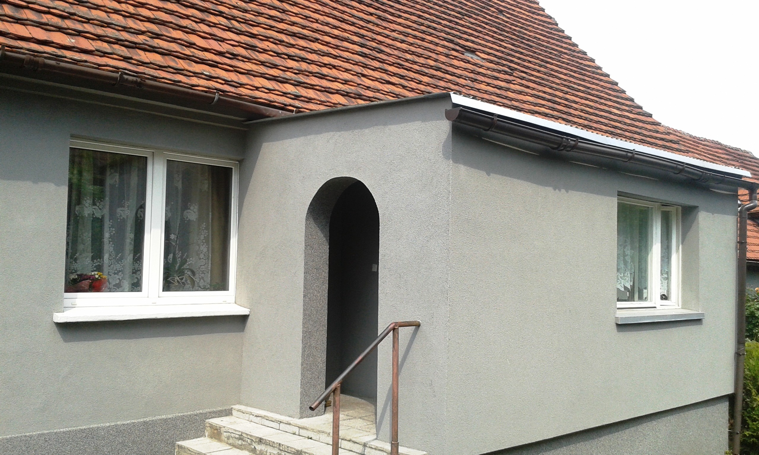 Dom 100 m2 ( + 100 m2 poddasze ) sprzedam — zdjęcie 2