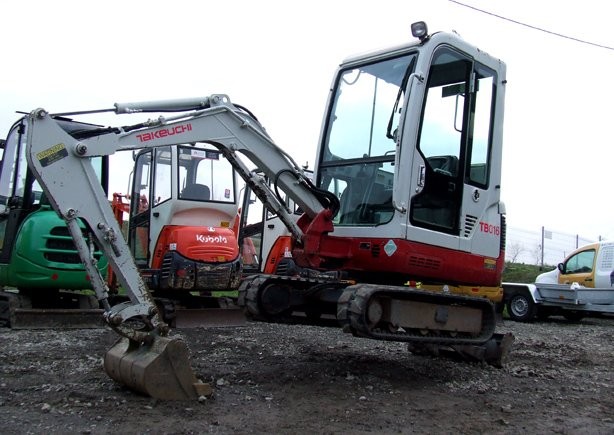 Minikoparka gąsienicowa Takeuchi TB016 z roku 2007 — zdjęcie 5
