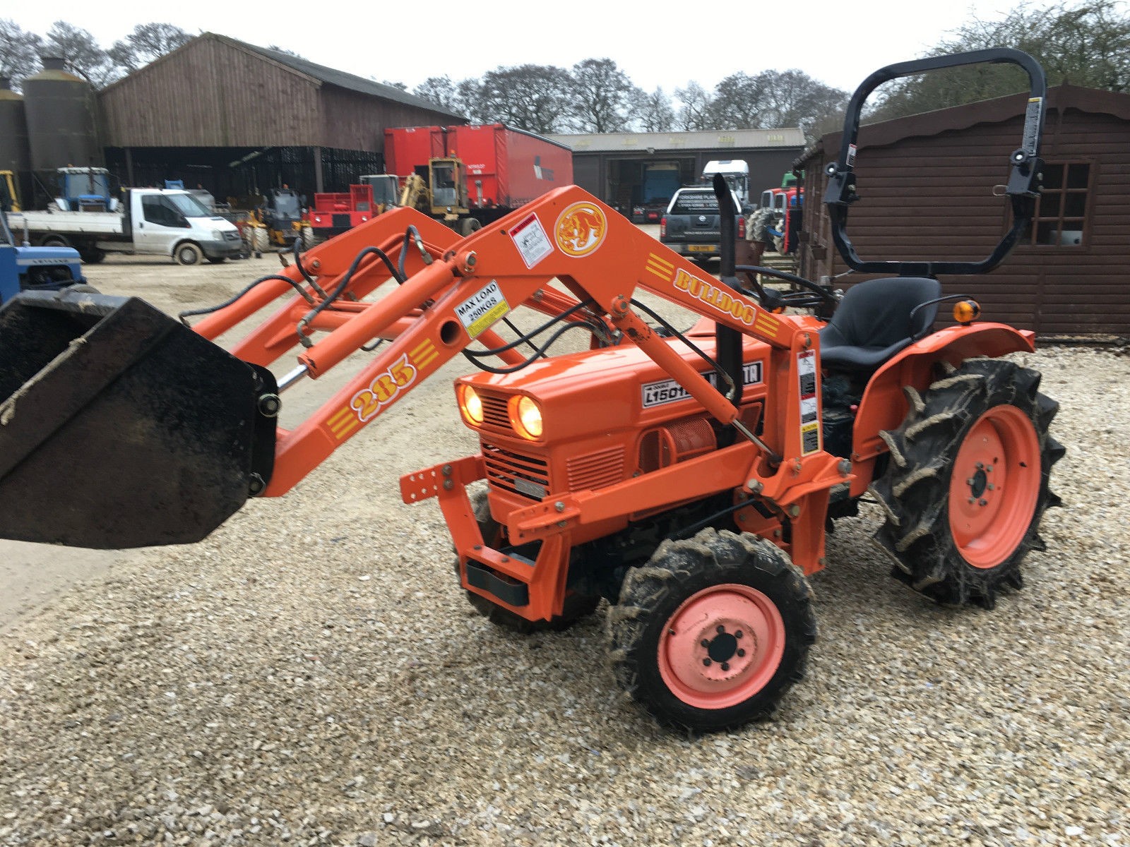 Ciągnik Kubota DT150 L-250 - stan bardzo dobry  — zdjęcie 4