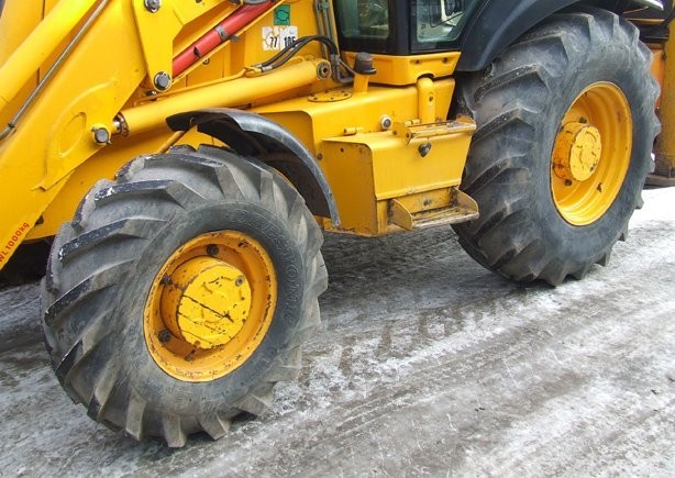 Koparko ładowarka JCB 3CX Contractor z roku 2001 — zdjęcie 5