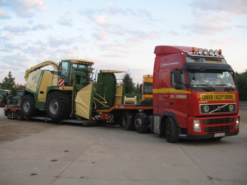 Transport ponadnormatywny niskopodwoziowy — zdjęcie 3