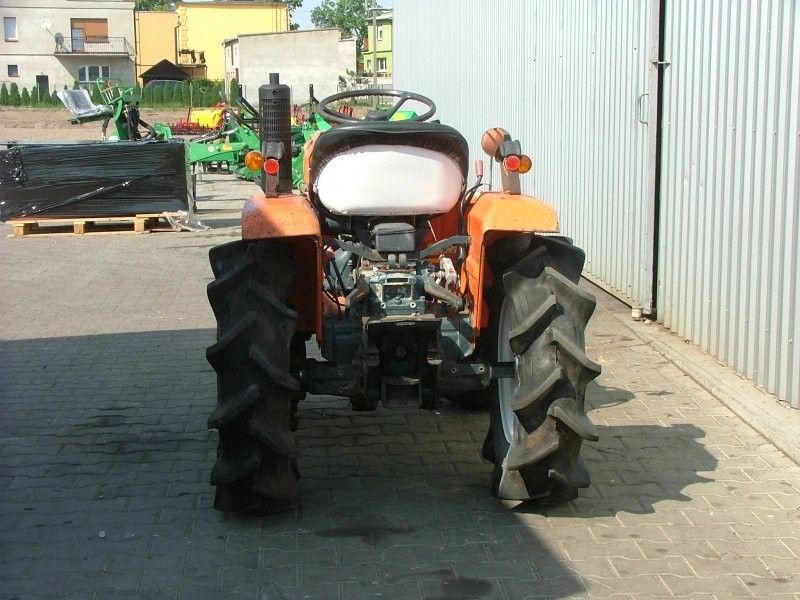 Mini traktorek Kubota B1400, 4x4, 14KM — zdjęcie 5