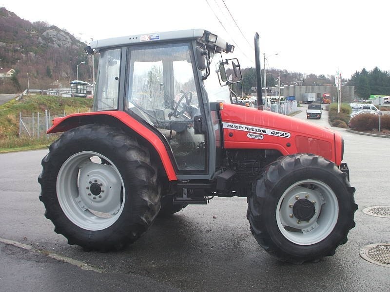Massey Ferguson 4235 2000 — zdjęcie 2