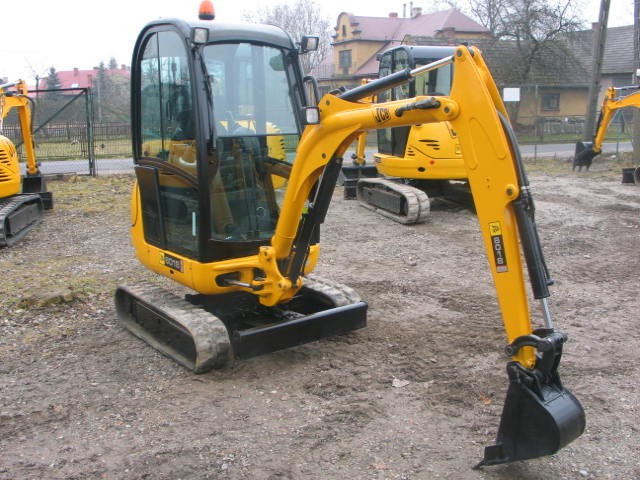 JCB 8018 2007r — zdjęcie 3
