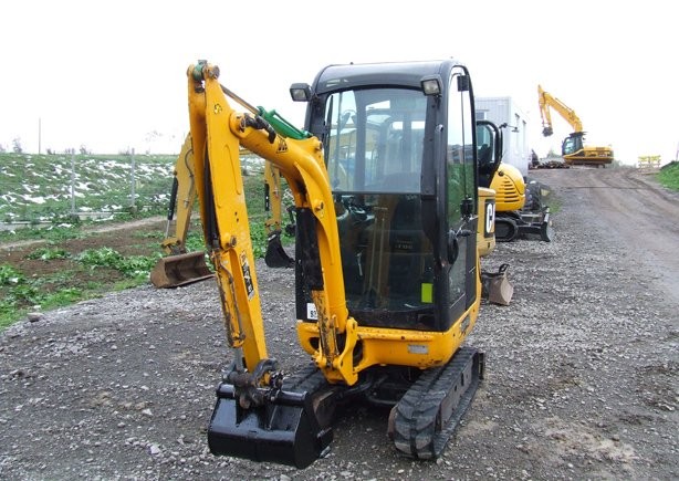 Minikoparka gąsienicowa JCB 8018 z roku 2007 — zdjęcie 1