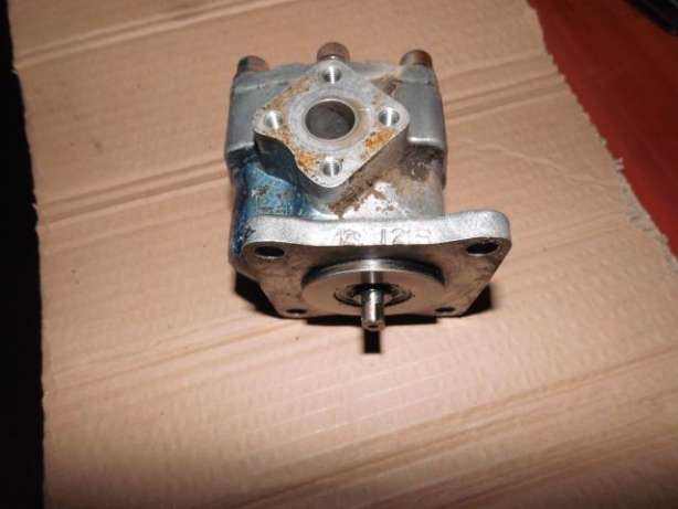Pompa hydrauliki Yanmar F18 F20 pompa wody kolektor paliwa  — zdjęcie 1