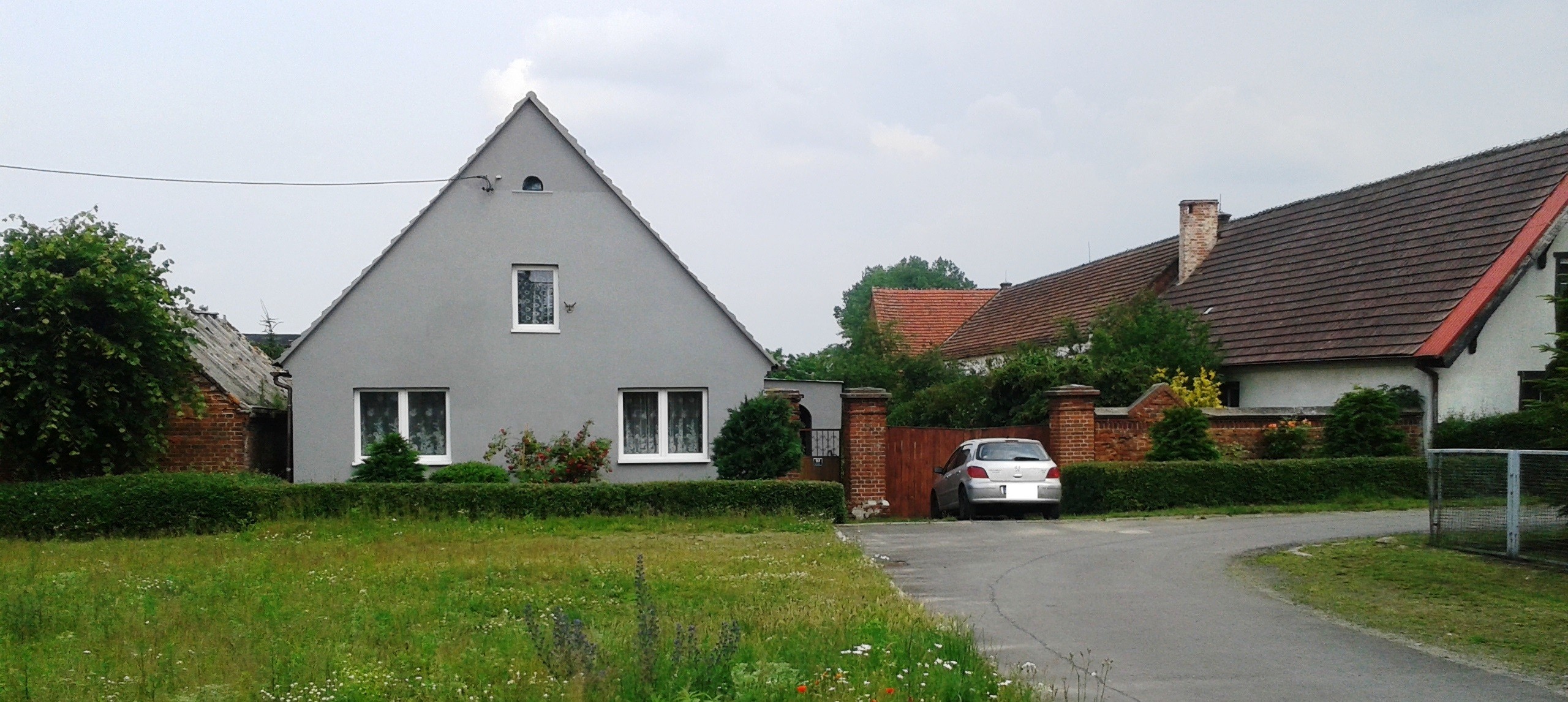Dom 100 m2 ( + 100 m2 poddasze ) sprzedam — zdjęcie 4